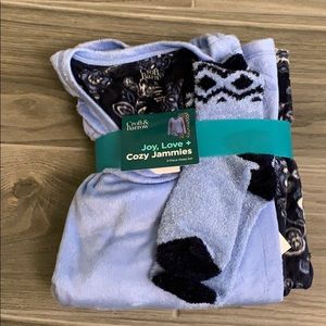 NWT woman’s winter sleep set